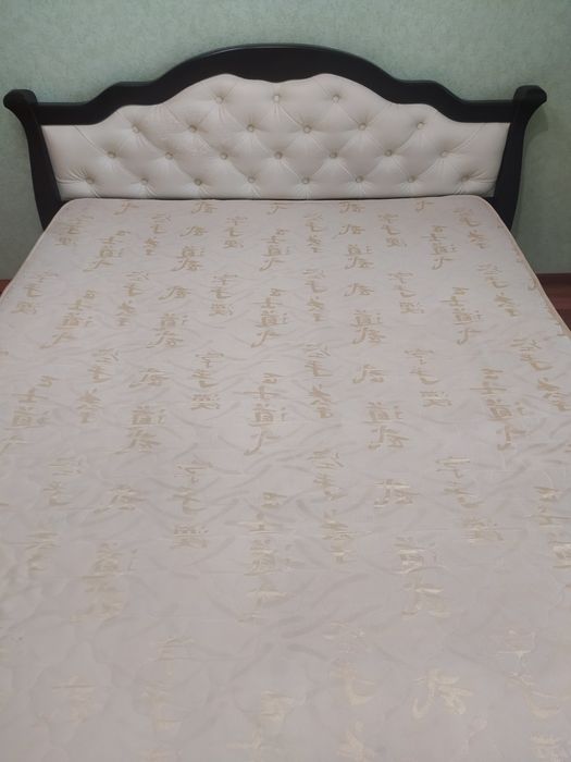 Продам кровать с матрасом