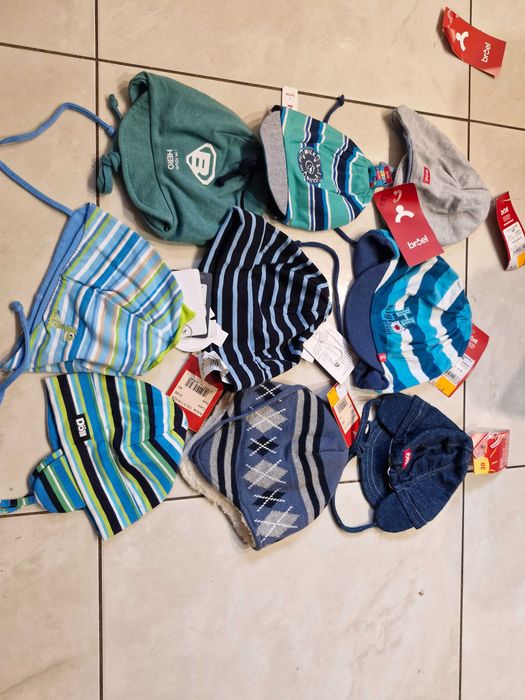 Czapeczki/kaszkiety dla chłopca