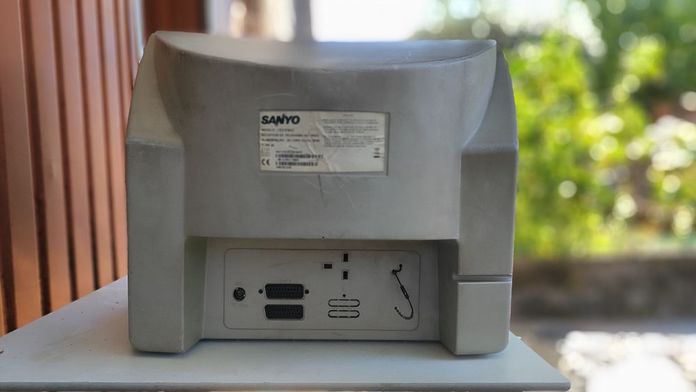 Televisão Grunding e Sanyo