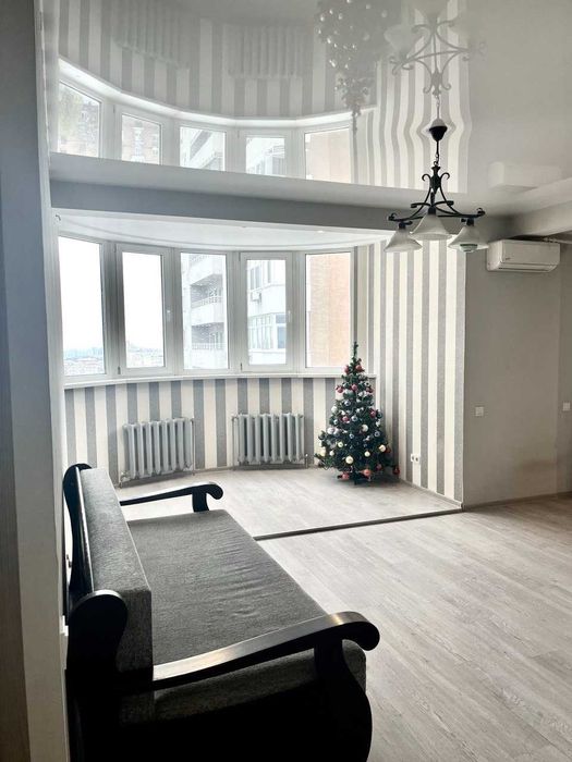 Продаж дохідної нерухомості діючий бізнес Освіти 14а 241м2 без комісії