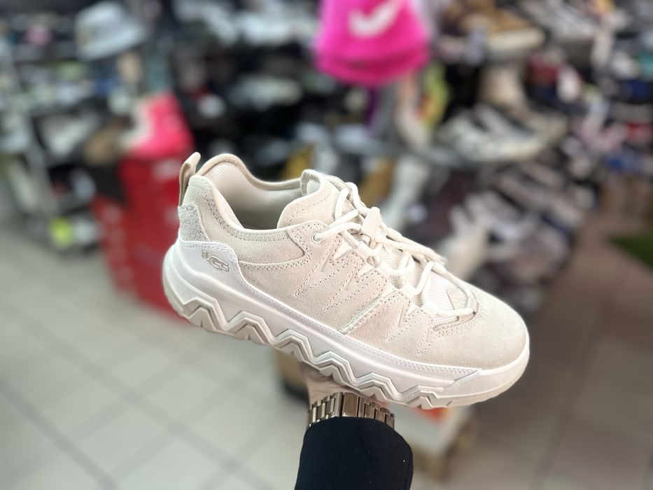 Кросівки UGG CapTrail Low ( РОЗМІР 39,5 )