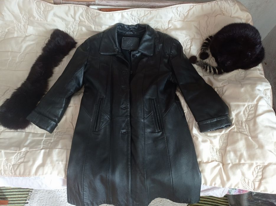 Продам кожаное женское пальто