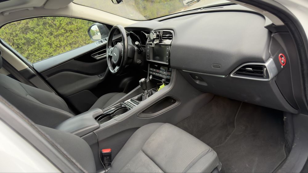 JAGUAR F-PACE  2.0 DIESEL  165.000 KMS CAIXA MANUAL IMPECÁVEL