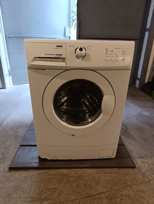 Стиральная машина Zanussi ZWG 684 V РАЗБОРКА