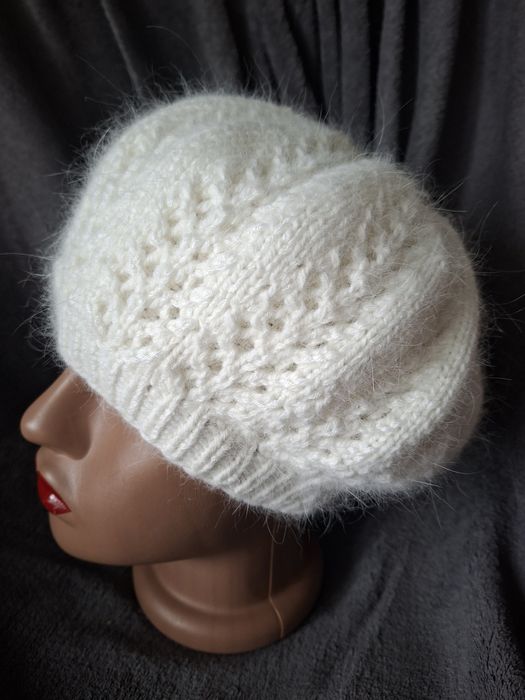 Берет із пуха норки білий з чохлом