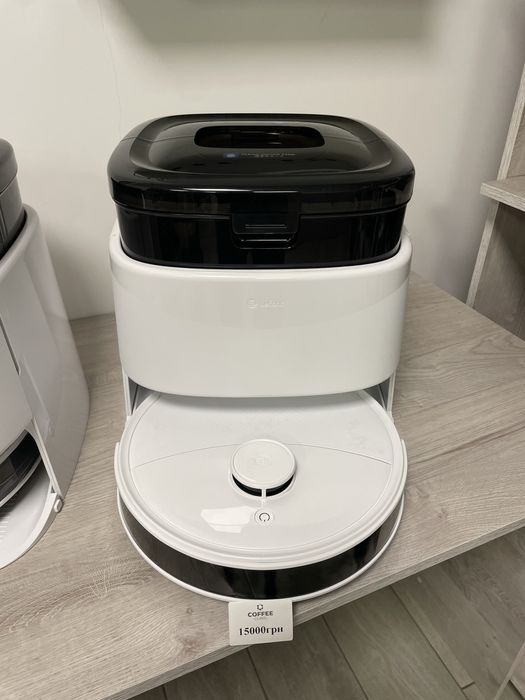 Робот пилосос миючий