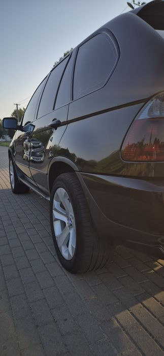 Автомобіль BMW X5 E53