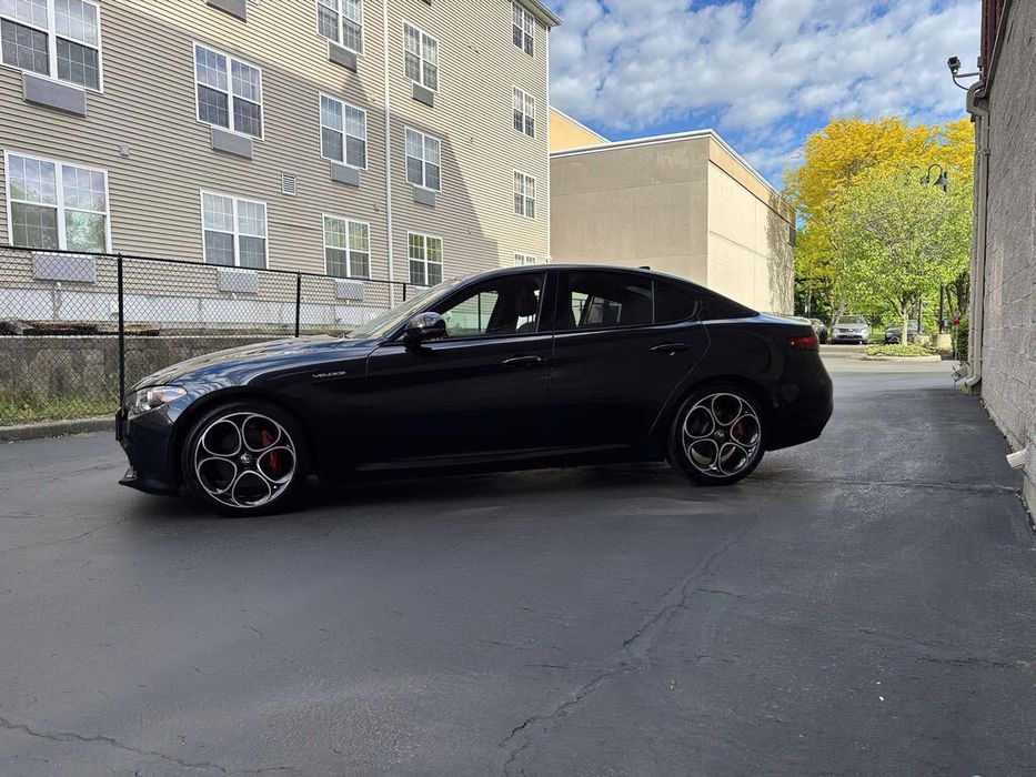 Alfa Romeo Giulia Veloce      2023