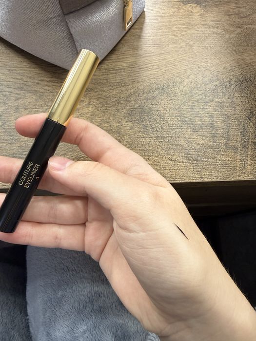 Оригінальна та абсолютно нова підводка для очей YVES SAINT LAURENT