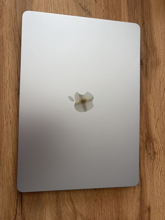 Apple Macbook air 13,6 M4