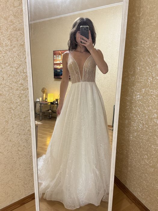 Весільна сукня в ідеальному стані