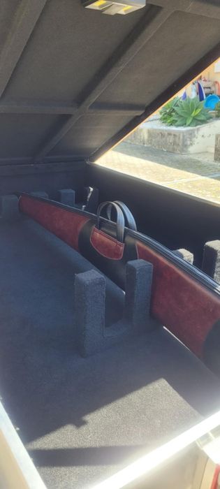 Reboque de caça com cofre