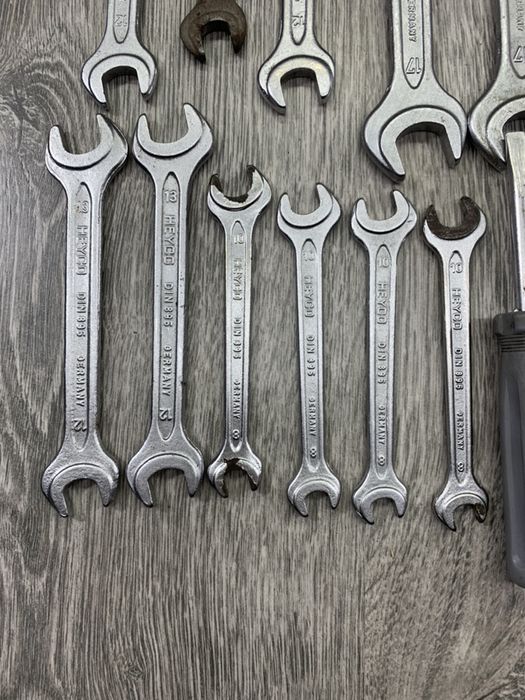 Набор інструмета bmw крюк Бмв фонарик ключі Розборка пласкогубці