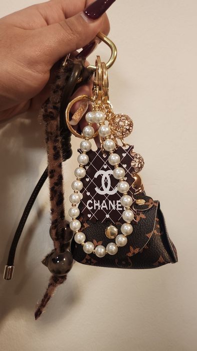 Pulseiras, malas , cachecol