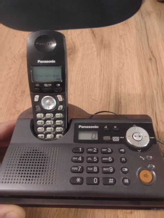 Telefon stacjonarny panasonic z pocztą głosową