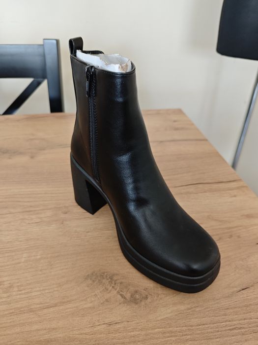 Nowe czarne botki, na słupku, sztyblety, Mercery road, waymouth,