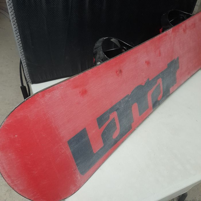 Deska snowboardowa 132 z wiązaniami