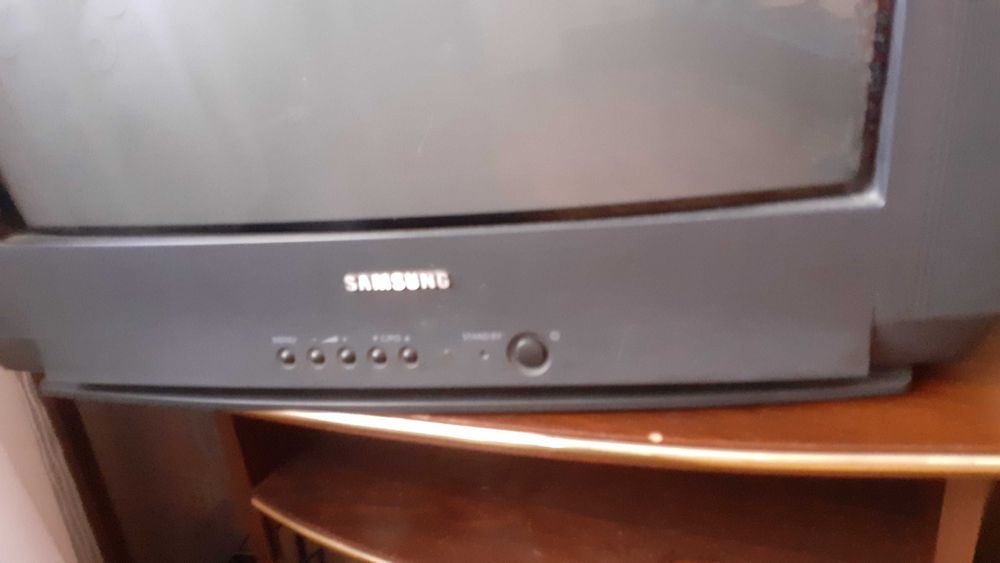 Продам телевізор Samsung CS-21D9R