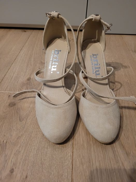 Ślubne czółenka Brilu