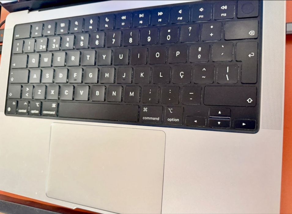 MacBook Pro M1 Pro497683461256652801