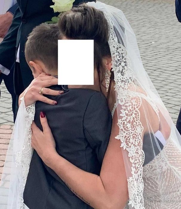 Welon katedralny jak nowy koronka