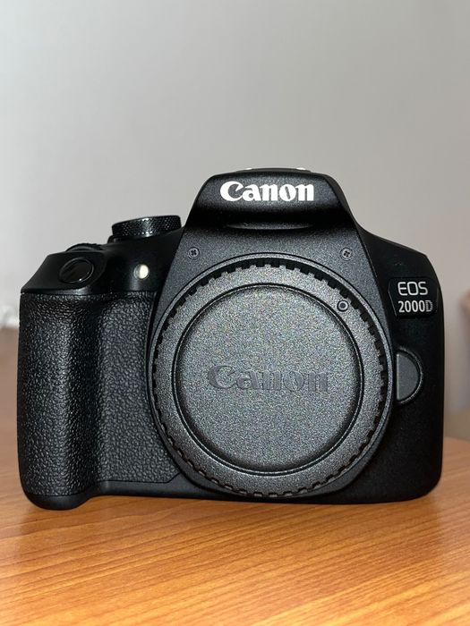 Kit Fotográfico CANON EOS 2000D