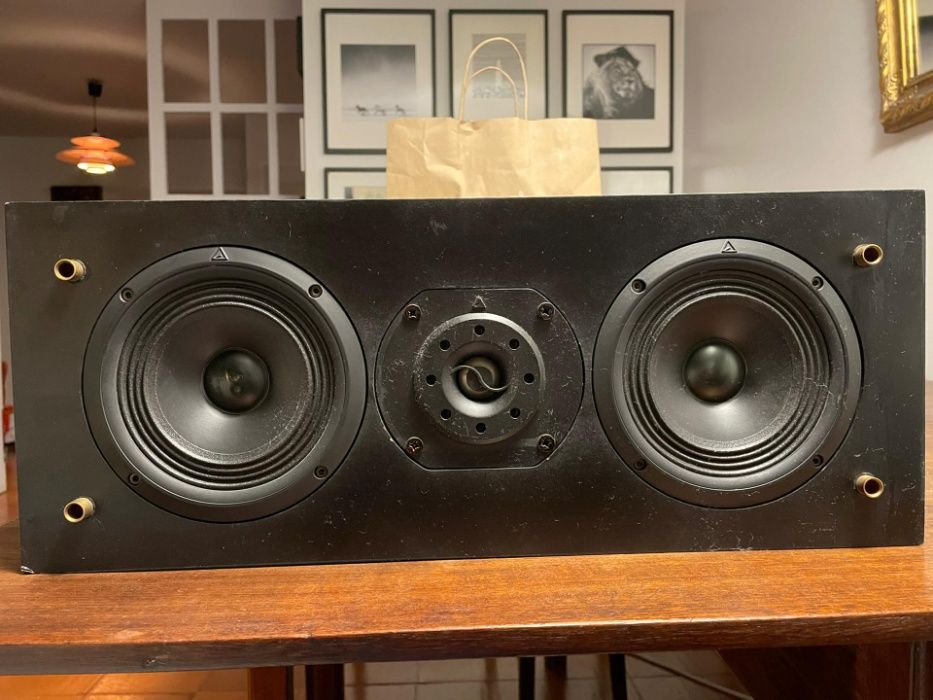 Colunas hi-end Triangle (2,5 way)