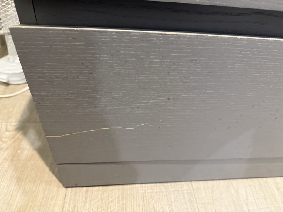 Comoda  3 gavetas Ikea cinza com tanpo em vidro