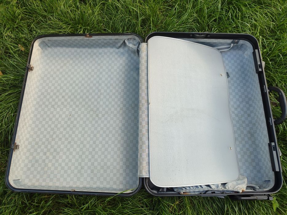 Чемодан Dario, на колесах