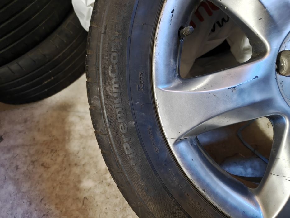 Диск Nissan 17" з резиною 215/55R17.