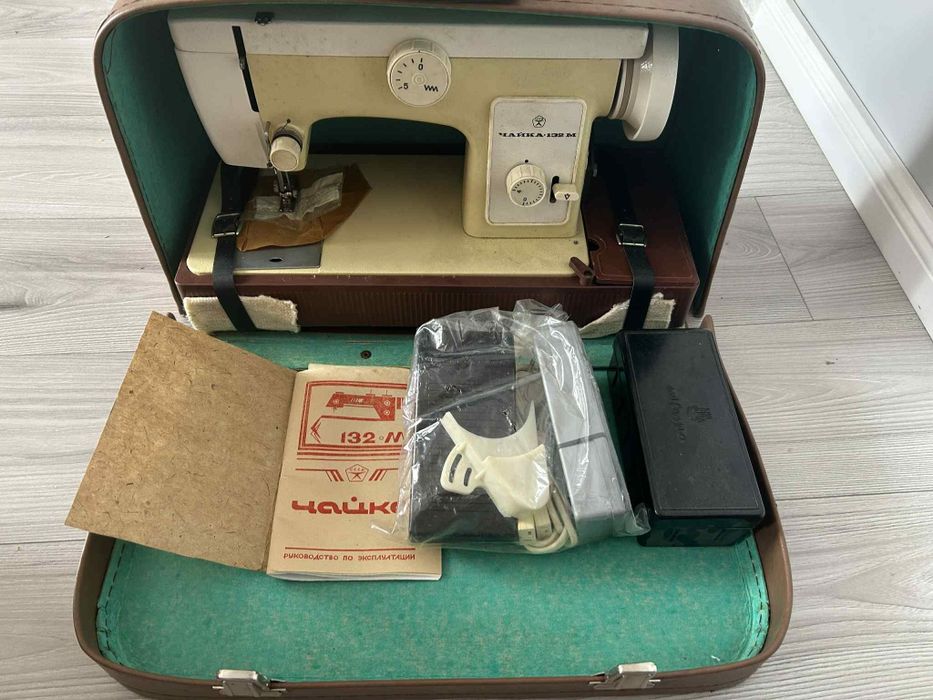 Maszyna do szycia czajka 132m - kompletna z papierami stan bardzo dobr