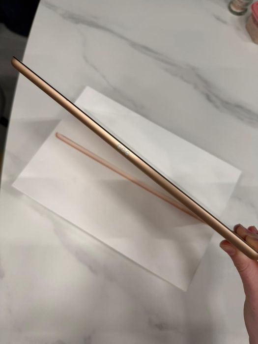 Продам IPAD 8 32Гб. Состояние отличное .