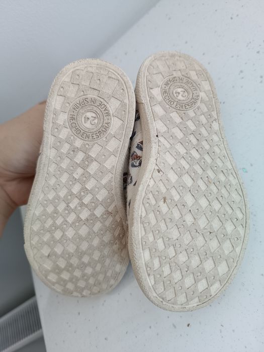 Кеди, макасини, кросівки Zara