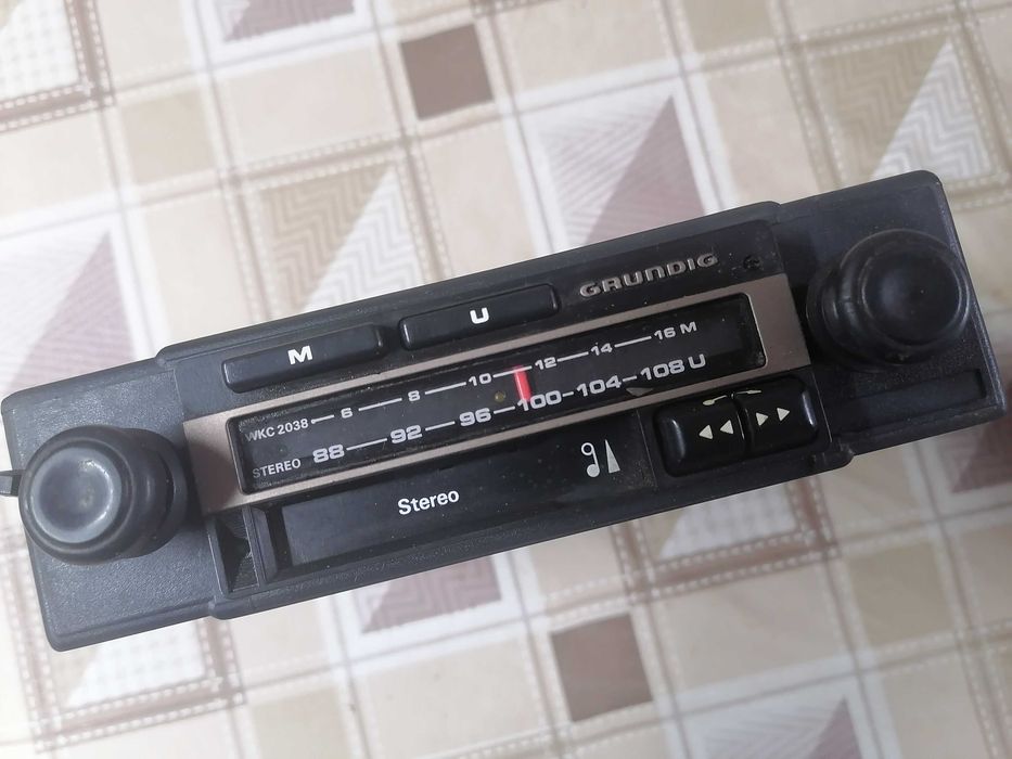 Auto radio antigo Grundig