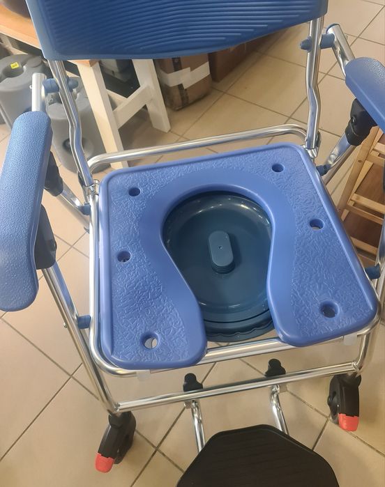Krzesło prysznicowe z toaletką 3w1