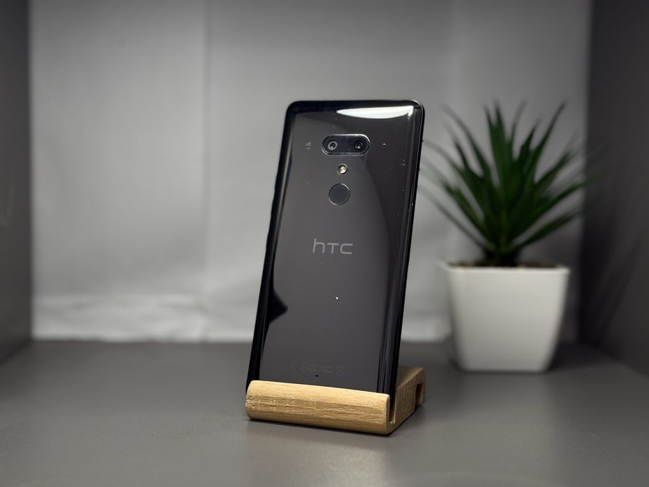 Смартфон  HTC U12+