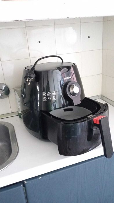 Forno airfryer com pouco uso ,estou a vender algumas coisas pois não tenho espaço para guardar.2