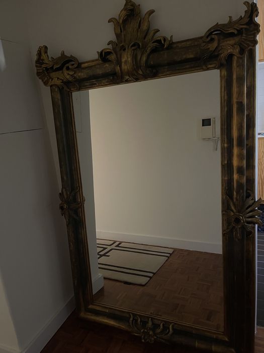 Espelho de grandes dimensões