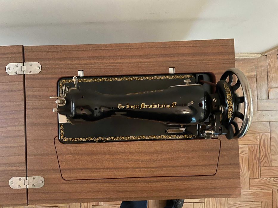 Máquina de Costura Singer