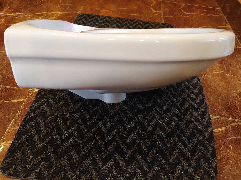 Sprzedam umywalkę ceramiczną cersanit