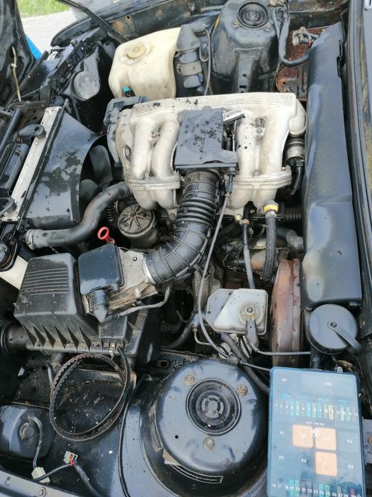 BMW 316i E30 1988 já só motor e caixa de velocidades