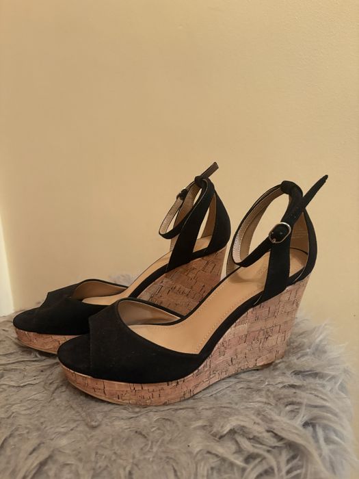 Buty sandałki na koturnie