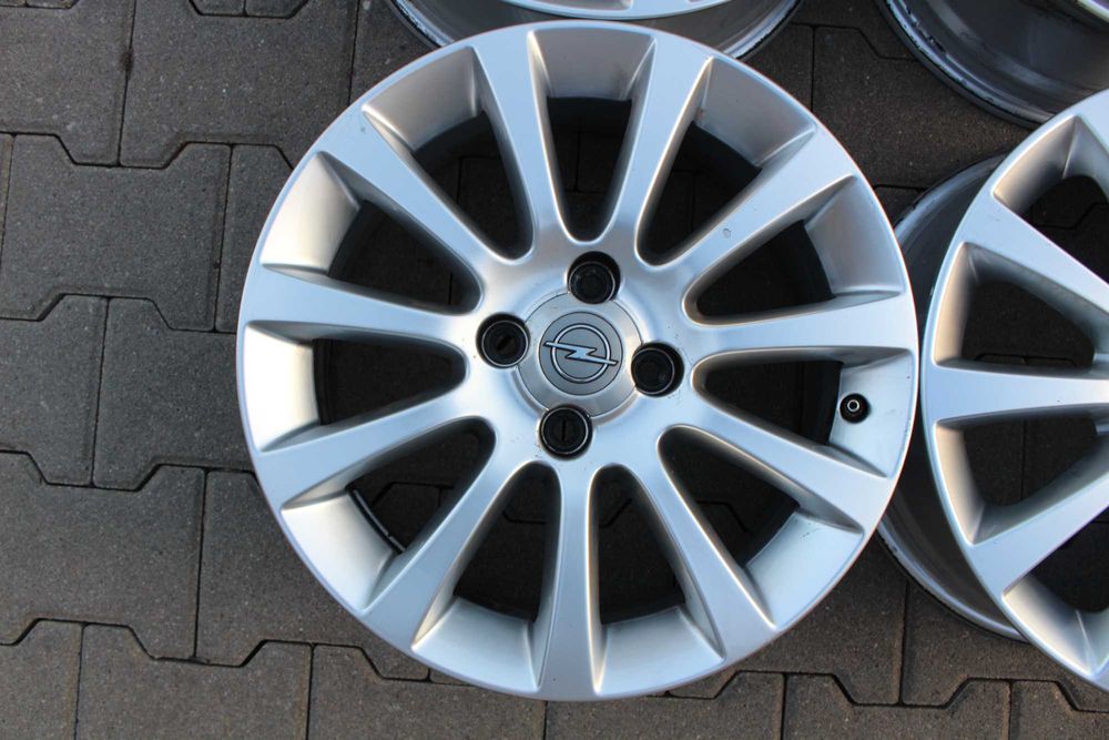 Oryginalne felgi aluminiowe 16" Opel Corsa D E Adam Karl Meriva 4X100