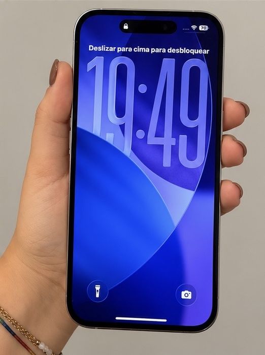 Iphone 14 Pro com acessorios