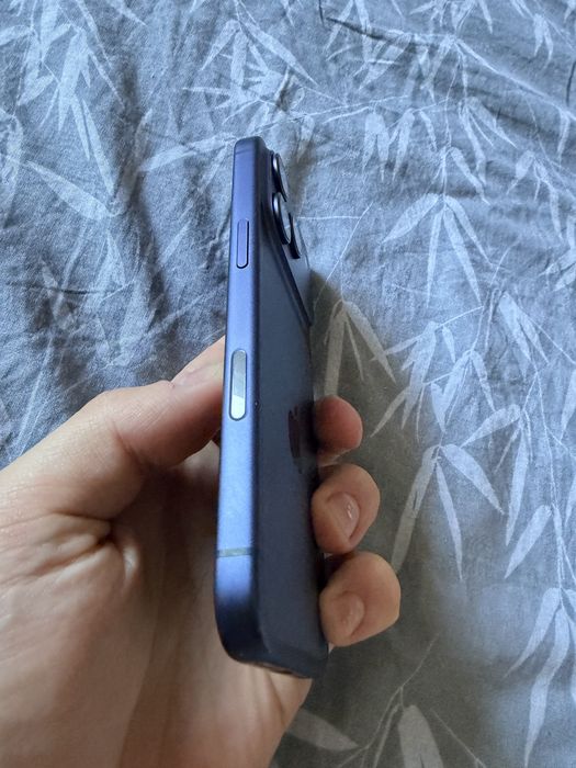 Iphone 17 pro blue 512  заблокований