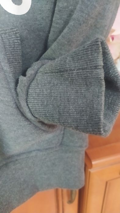 Bluza Adidas  z kapturem w stanie idealnym Rozm S