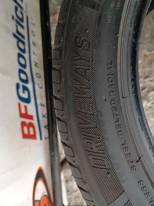 Літні шини 205/55 R17 Lassa driveways