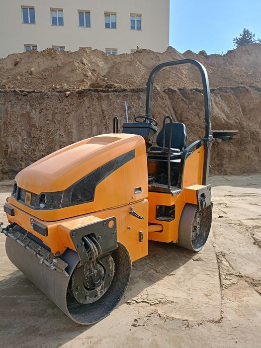 Послуги катка оренда катка трасування котлованів стадіонів вапняка