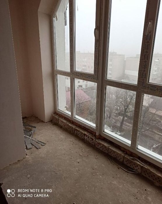 Продаж 2к квартири 77 кв. м на вул. Глибока