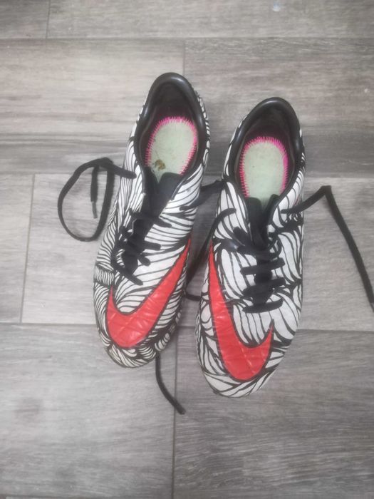 Chuteiras hypervenom